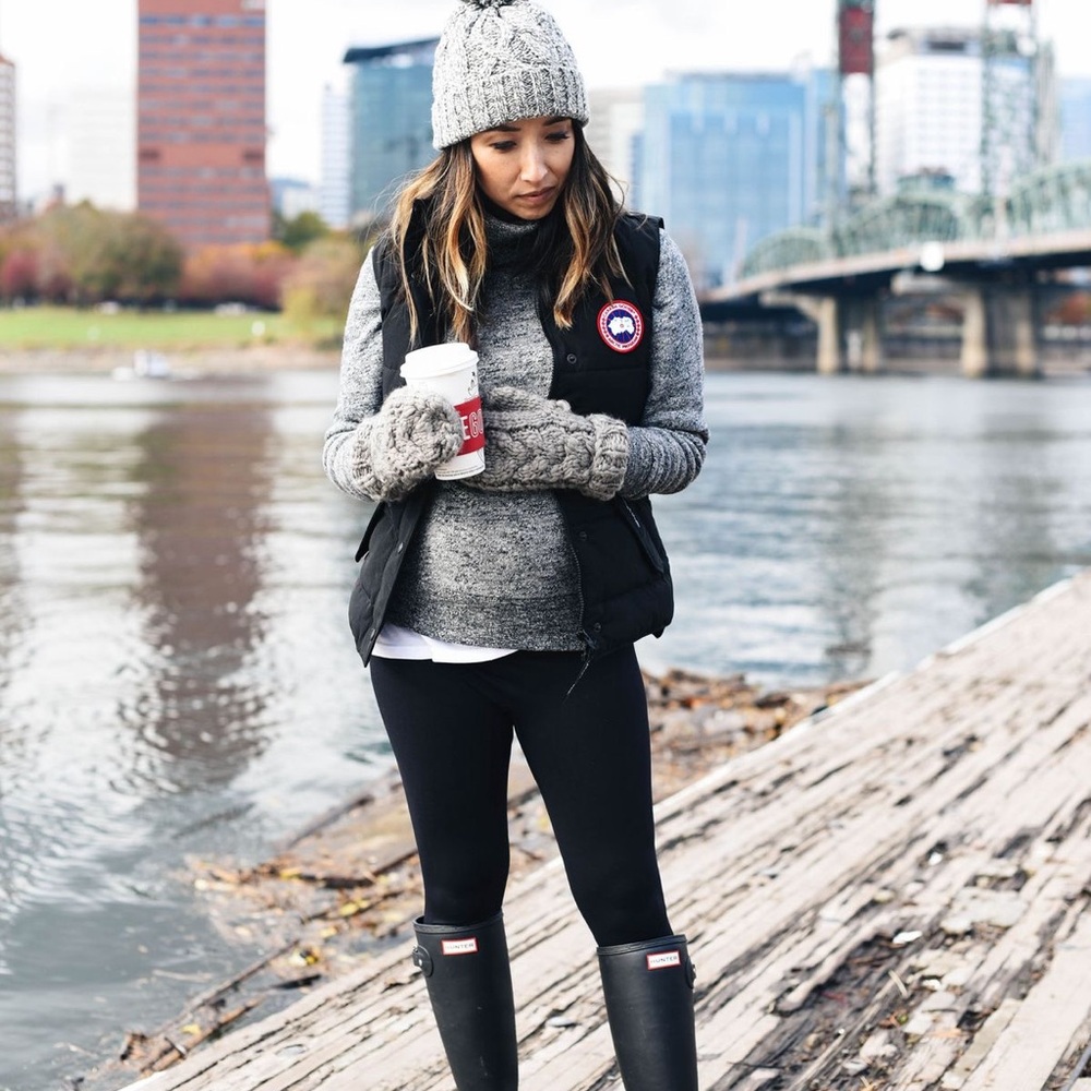 •SALE $350.00 this weekend!!
Canada Goose💗XL Freestyle Ladies Vest